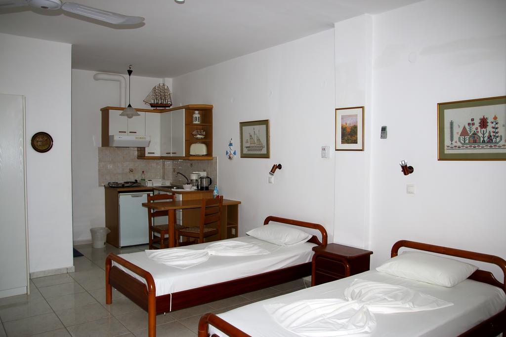 Studios Marfo Batsíon Quarto foto