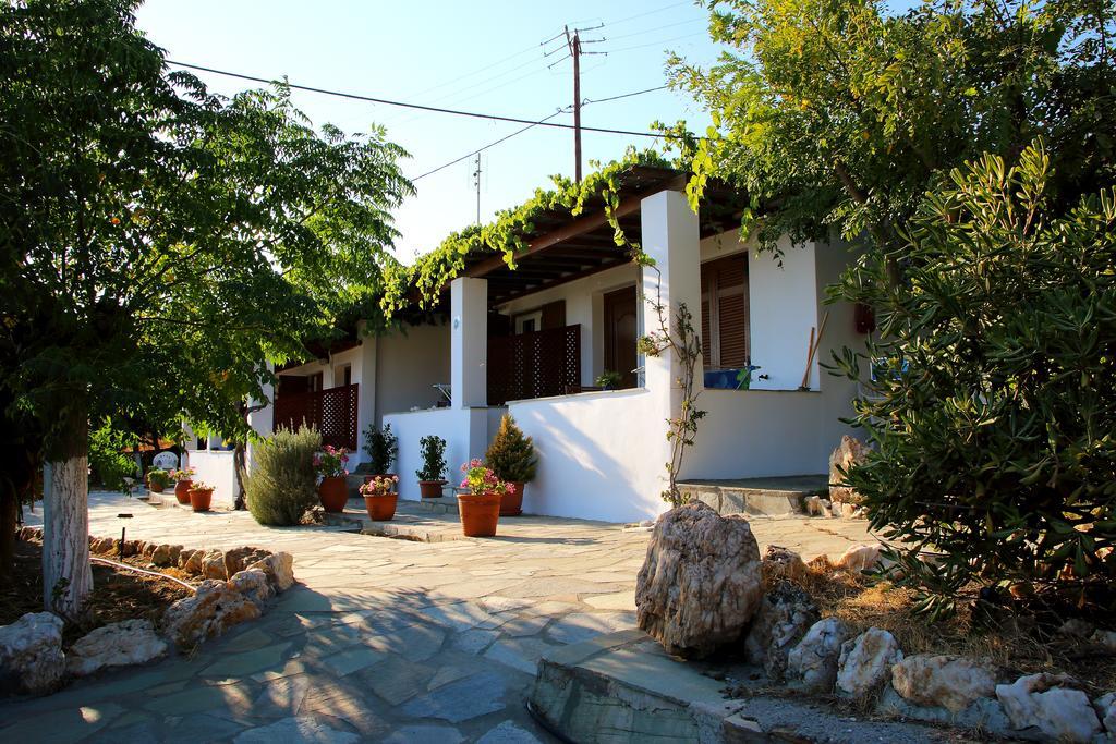 Studios Marfo Batsíon Exterior foto